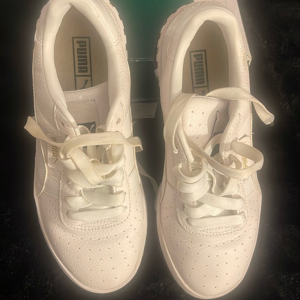 PUMA CALI Women’s 8 1/2 Sneakers Blk/White Gently Used